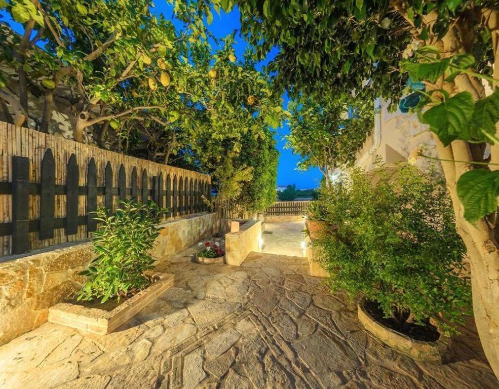 Golden Coast Boutique - Luxury Living Aparthotel Kypseli Luaran gambar